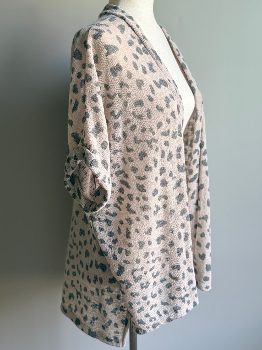 Cherish Tan and Gray Leopard Open-Front Short Sleeve Cardigan - Picture 3 of 5